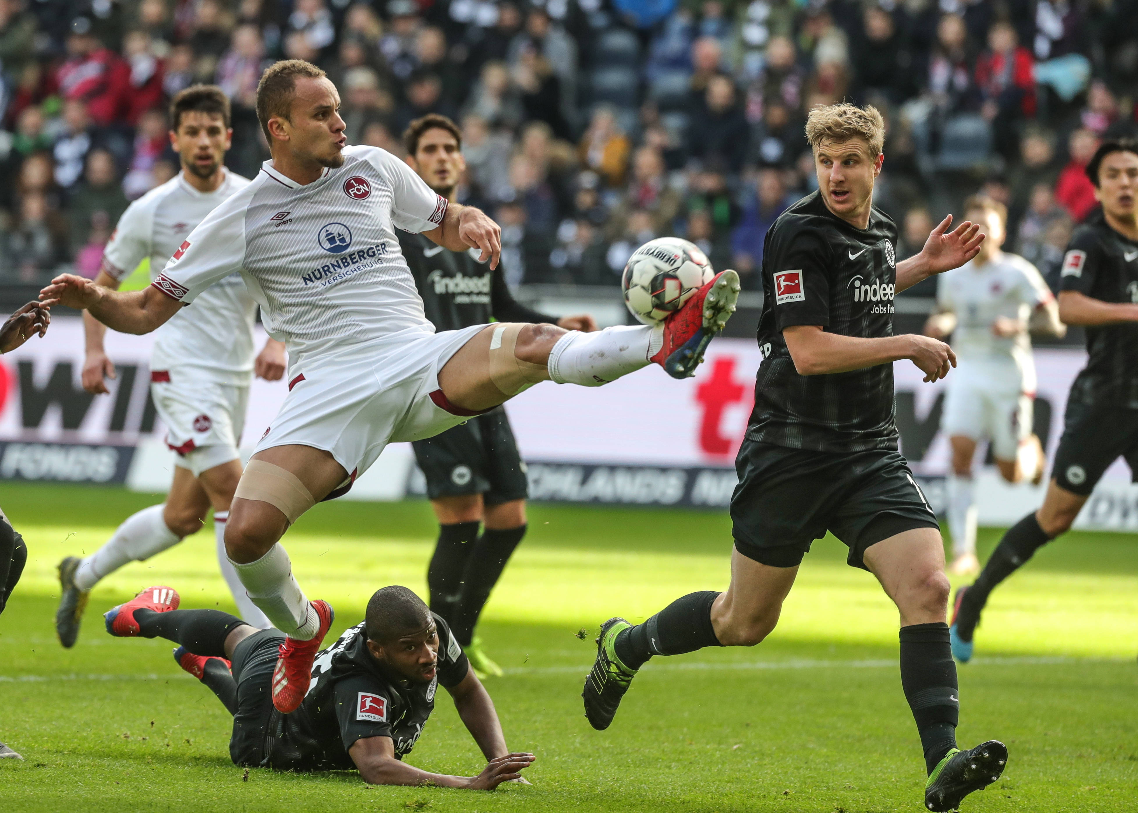 在秋名山上狂飙！Steam喜加一：多人竞速游戏《Initial Drift Online》