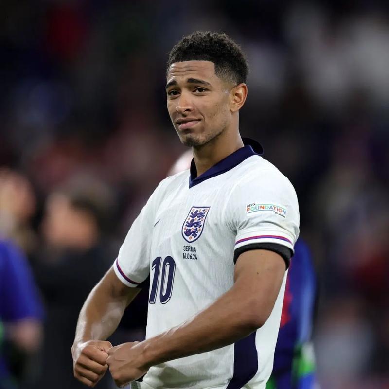 《宝石大乱斗》今日正式上线，见证“三消”与“竞技”的绝配混搭！