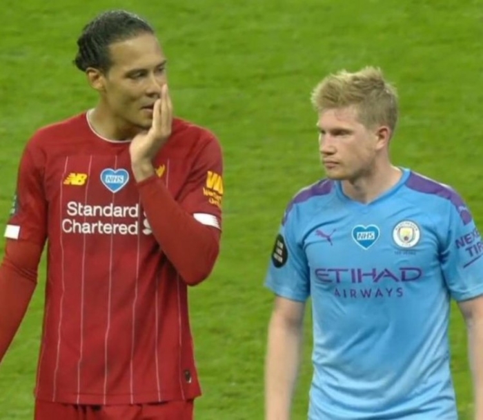 赵睿后场发球失误 孙铭徽断球上篮得手