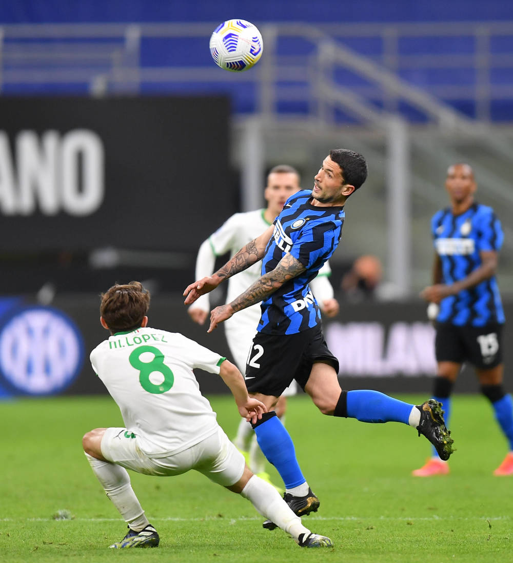 湖人遇多重考验，里夫斯或缺席到全明星周末，名嘴批评雷迪克甩锅