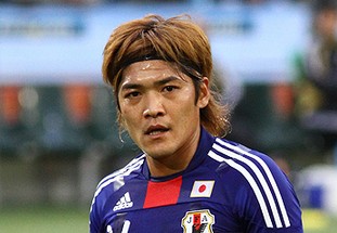 一个回3个T！2人被直接驱逐出场，判罚引热议